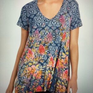 Johnny Was Locust Drape T Shirt Navy Floral High Low Hem. M med. NWT
